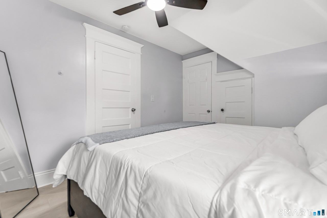 277 Maplewood Ave - Photo 7 of 22