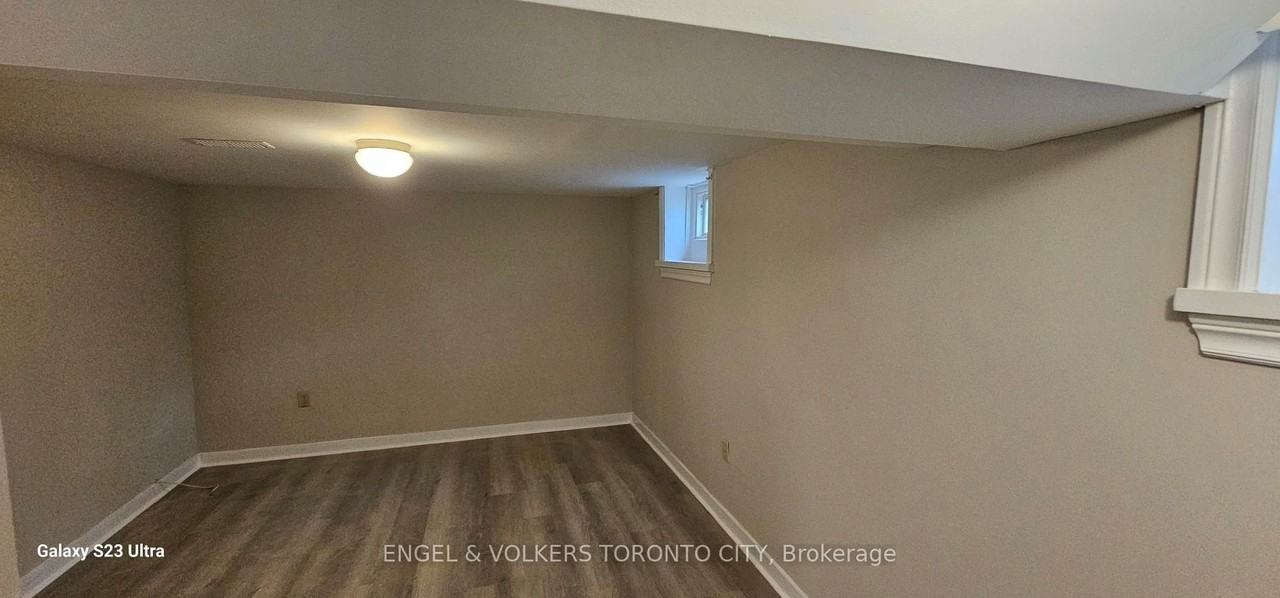 46 Walter Ave - Photo 4 of 14