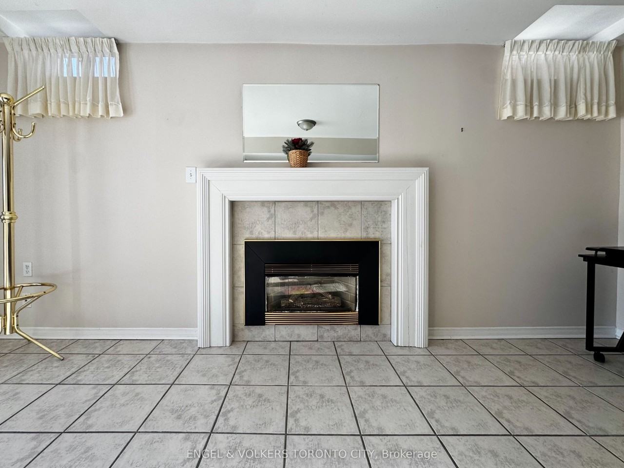 71 Brougham Dr Bsmt #Bsmt - Photo 6 of 8