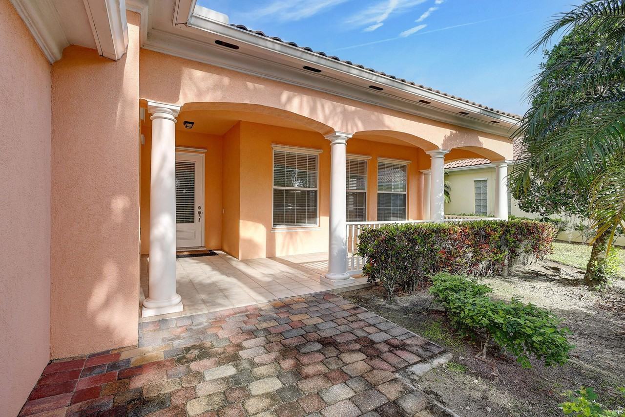 11324 Sw Olmstead Dr - Photo 2 of 50