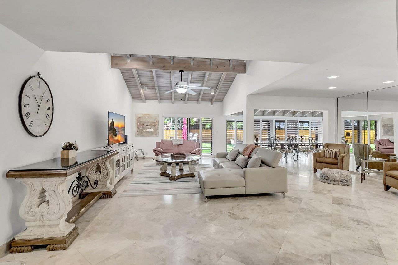 804 Foxpointe Cir - Photo 7 of 43