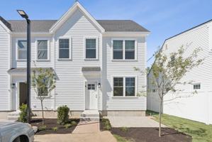 featured image of 1 Hoxton Ln