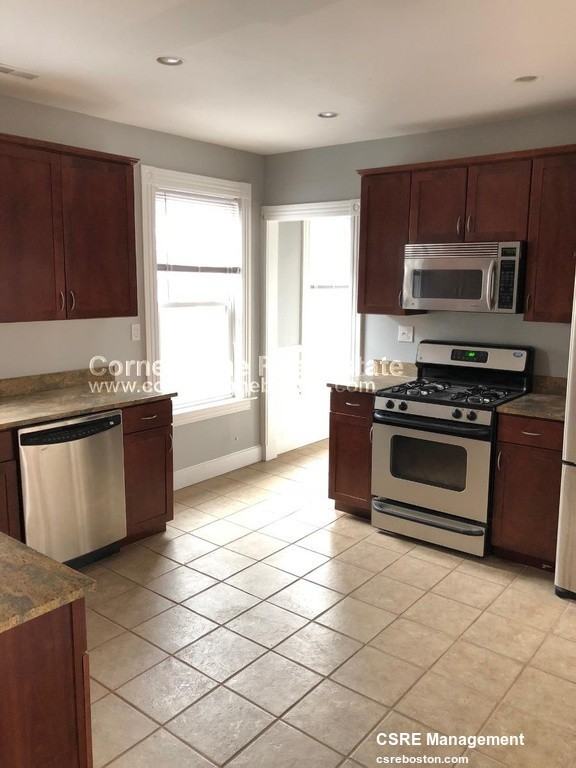 125 Calumet St #3