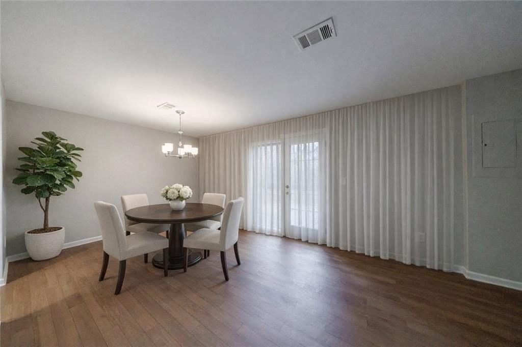 1960 Hamilton Pl Se - Photo 4 of 22