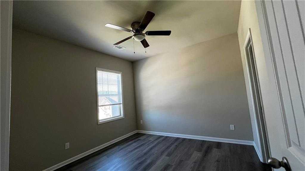 3124 Hawthorne Path - Photo 5 of 8