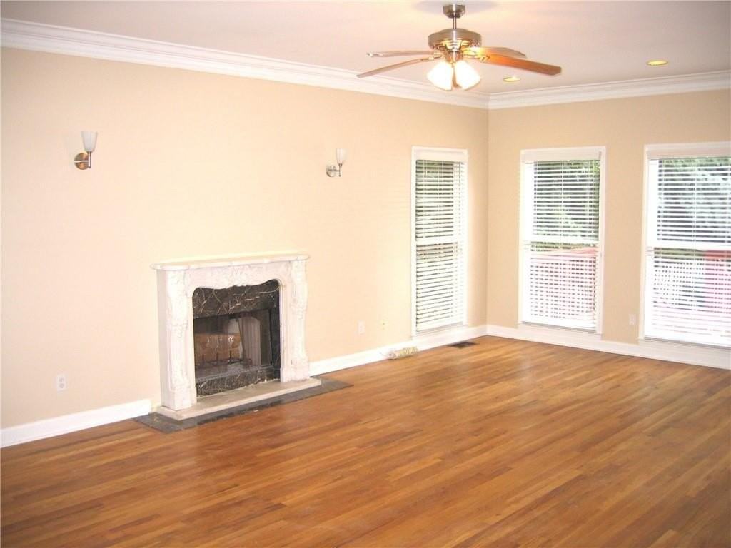 1074 Pine Grove Ave Ne - Photo 7 of 27