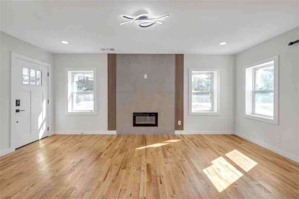 1427 Lorenzo Dr Sw - Photo 4 of 20