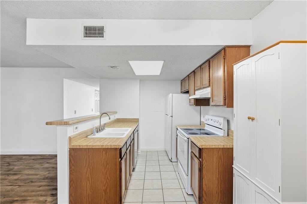 4055 Whitehall Way - Photo 3 of 27