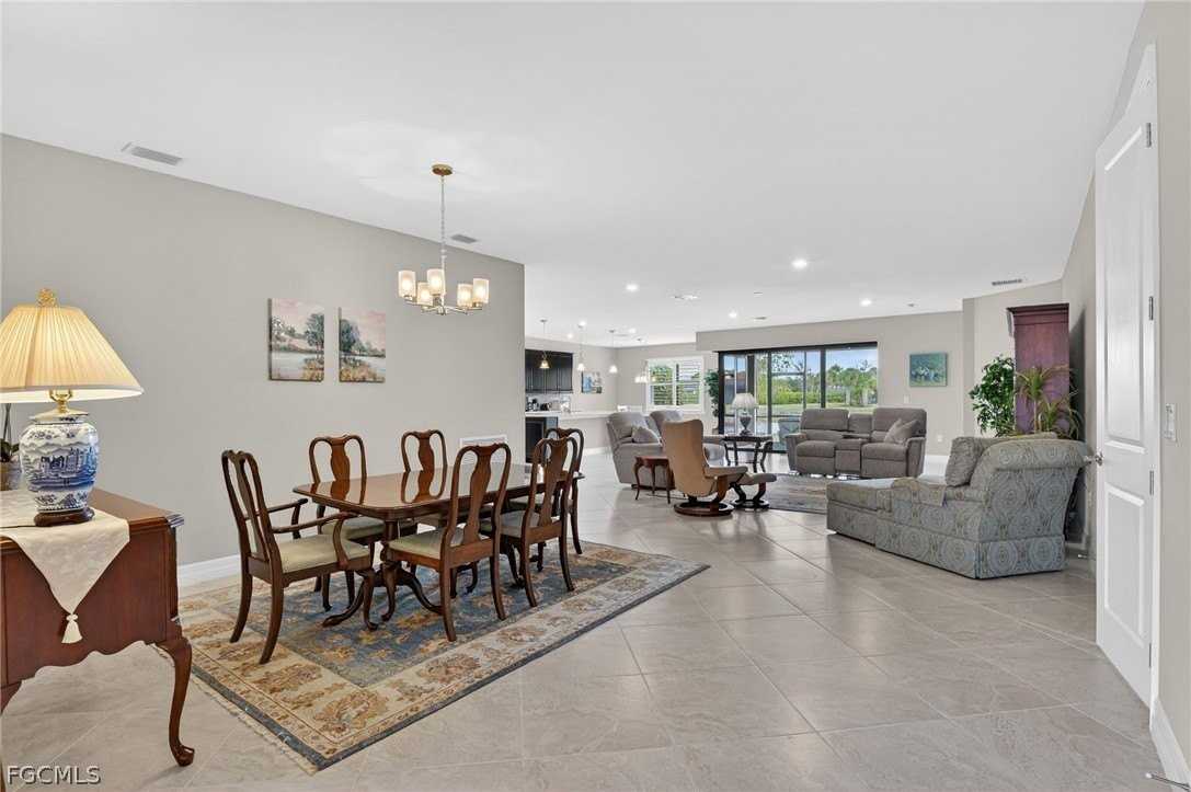 11279 Thurston Chase - Photo 2 of 34