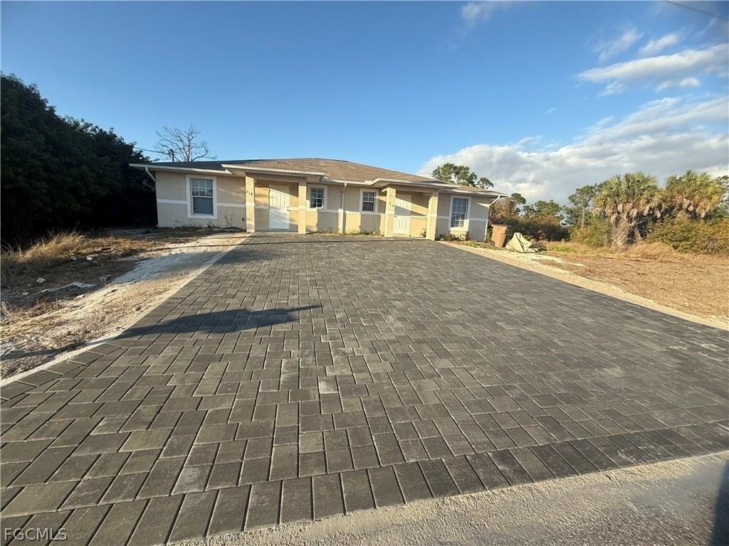 218 W 12th St - Photo 2 of 8