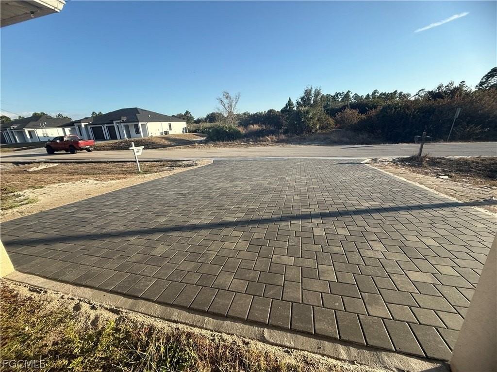 218 W 12th St - Photo 3 of 8