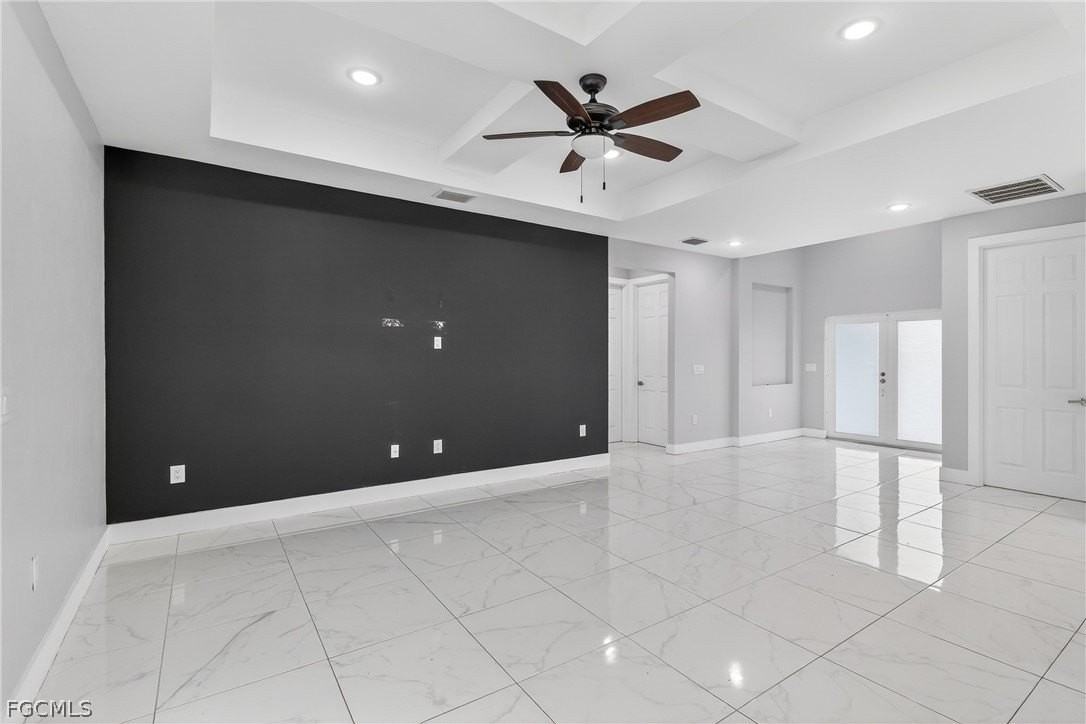 702 Norman Ave - Photo 5 of 29