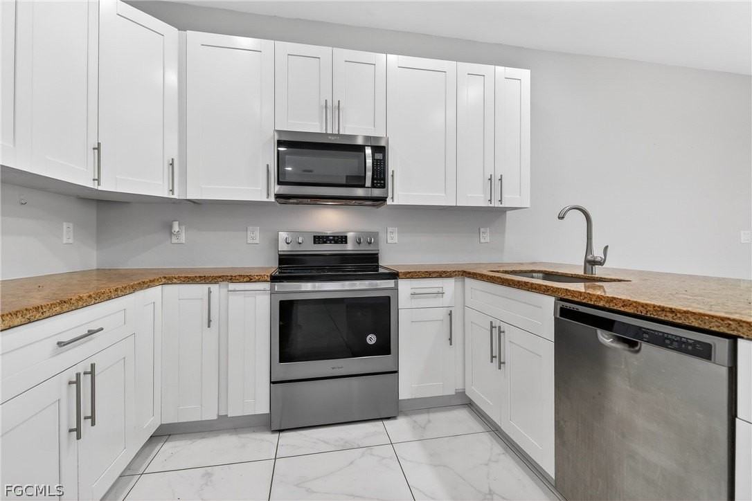 702 Norman Ave - Photo 7 of 29