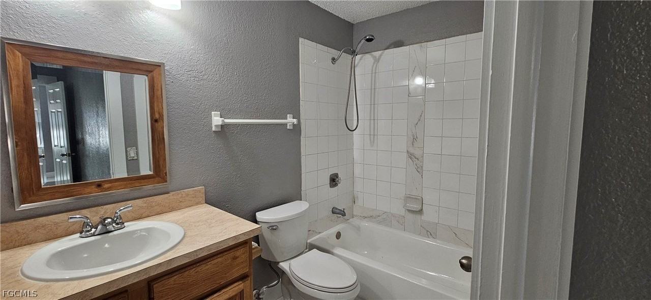 606 Se 13th Ct Apt B #B - Photo 5 of 16