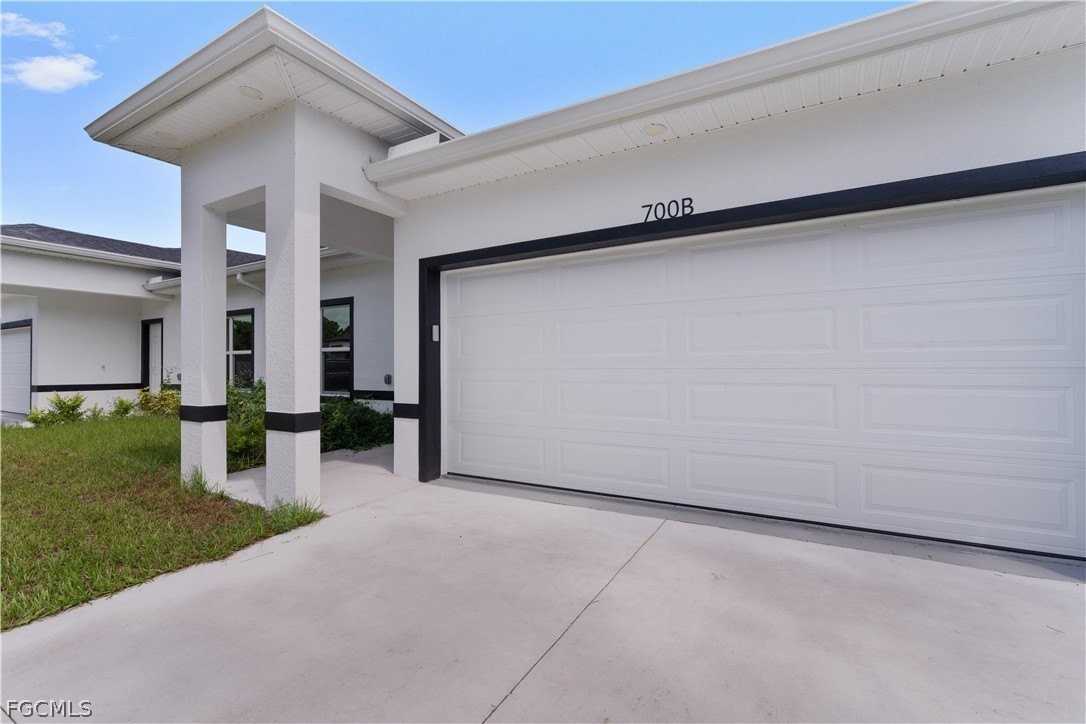 700 Broadway Ave - Photo 2 of 25