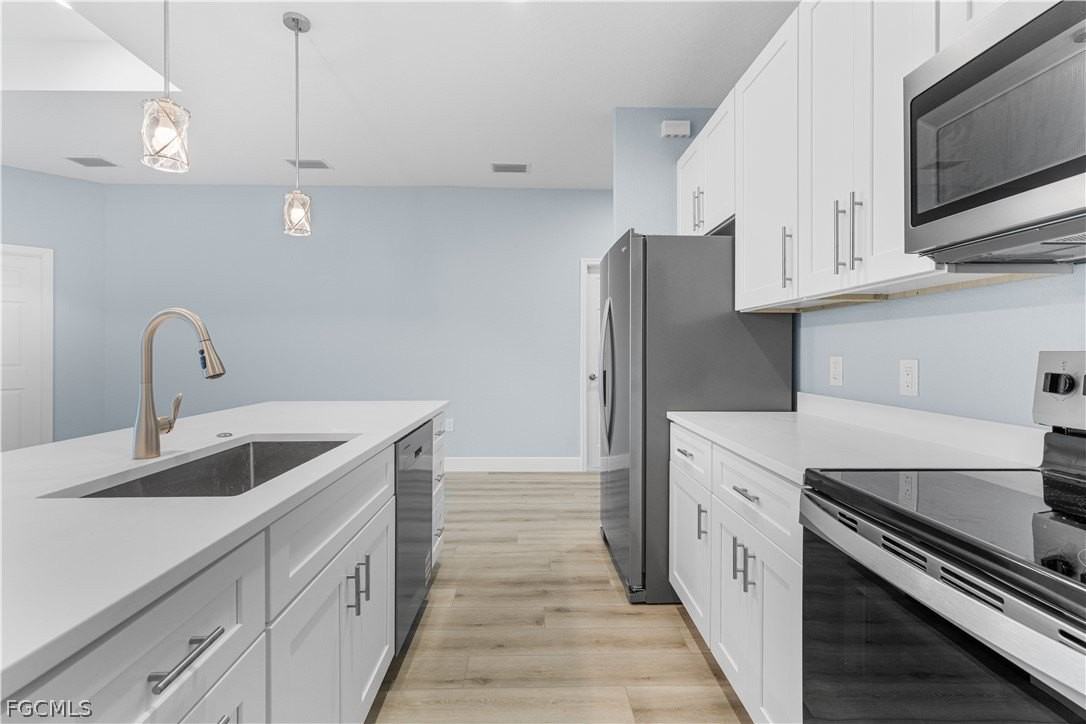 700 Broadway Ave - Photo 5 of 25