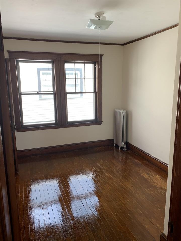 129 Albion St. - Photo 7 of 13