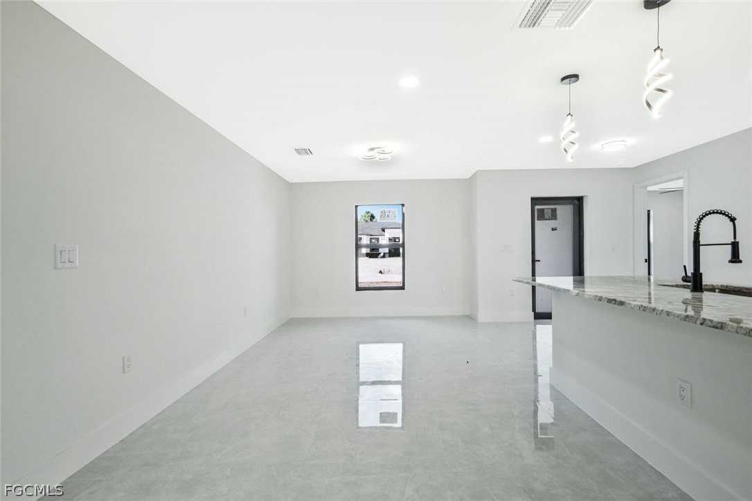 3411 27th St Sw - Photo 6 of 25