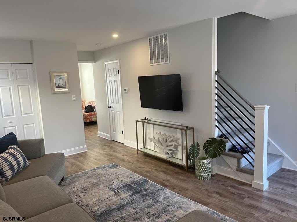 136 44th St S #A - Photo 3 of 19