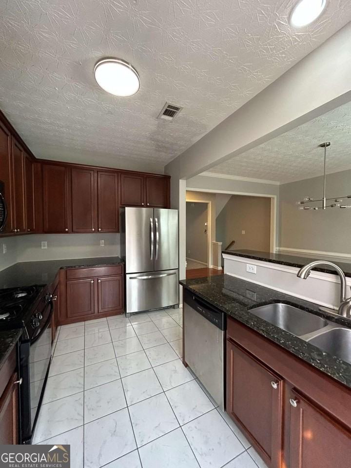 607 Pecan Knoll Dr Unit 14 #14 - Photo 5 of 25