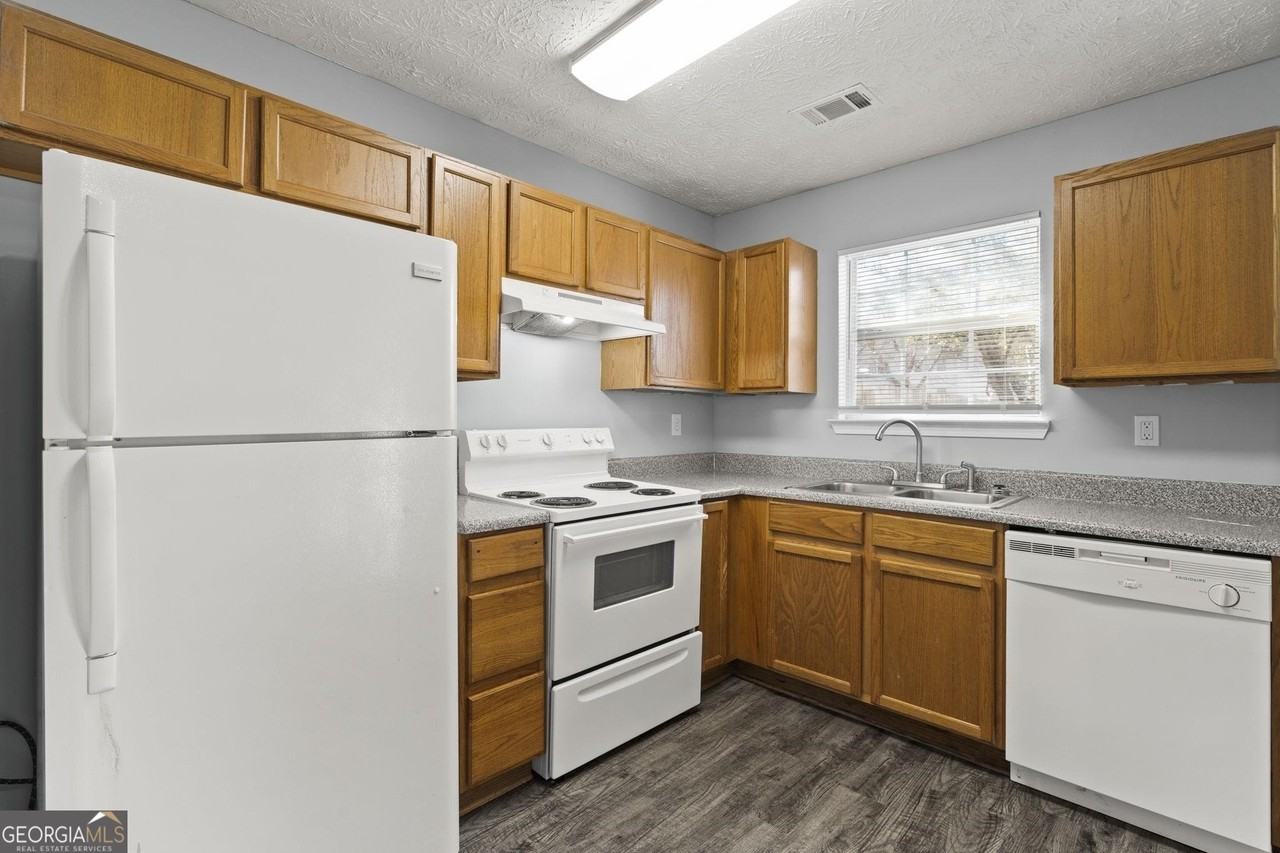 1469 Highway 42 N Apt C16 #C16 - Photo 6 of 26