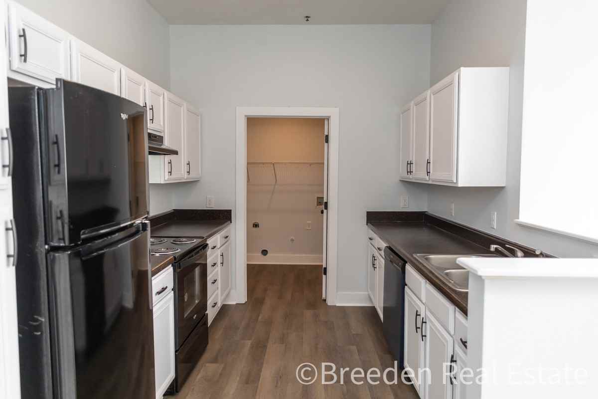 341-01: East Harper Ave Apartments - Photo 2 of 20