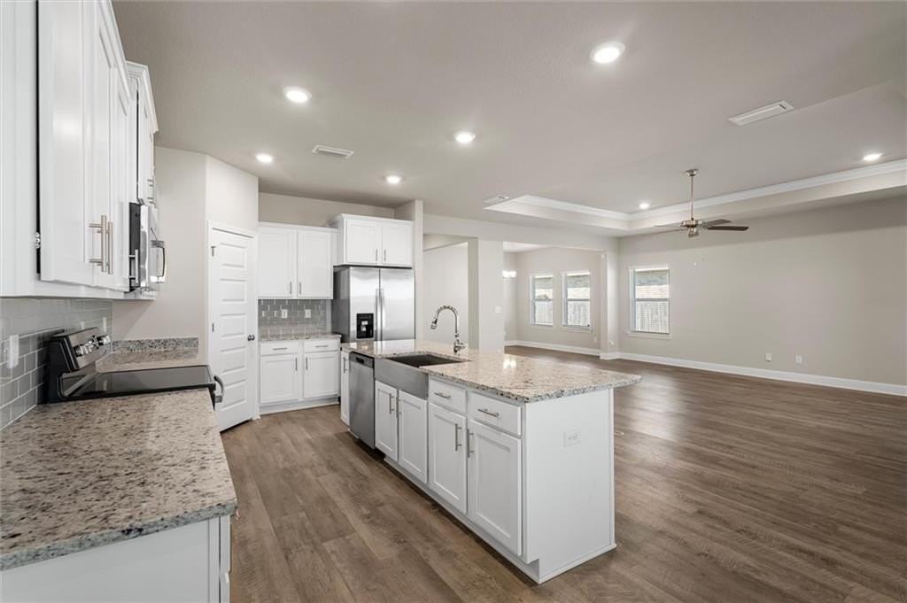 10528 N Redland St - Photo 2 of 20