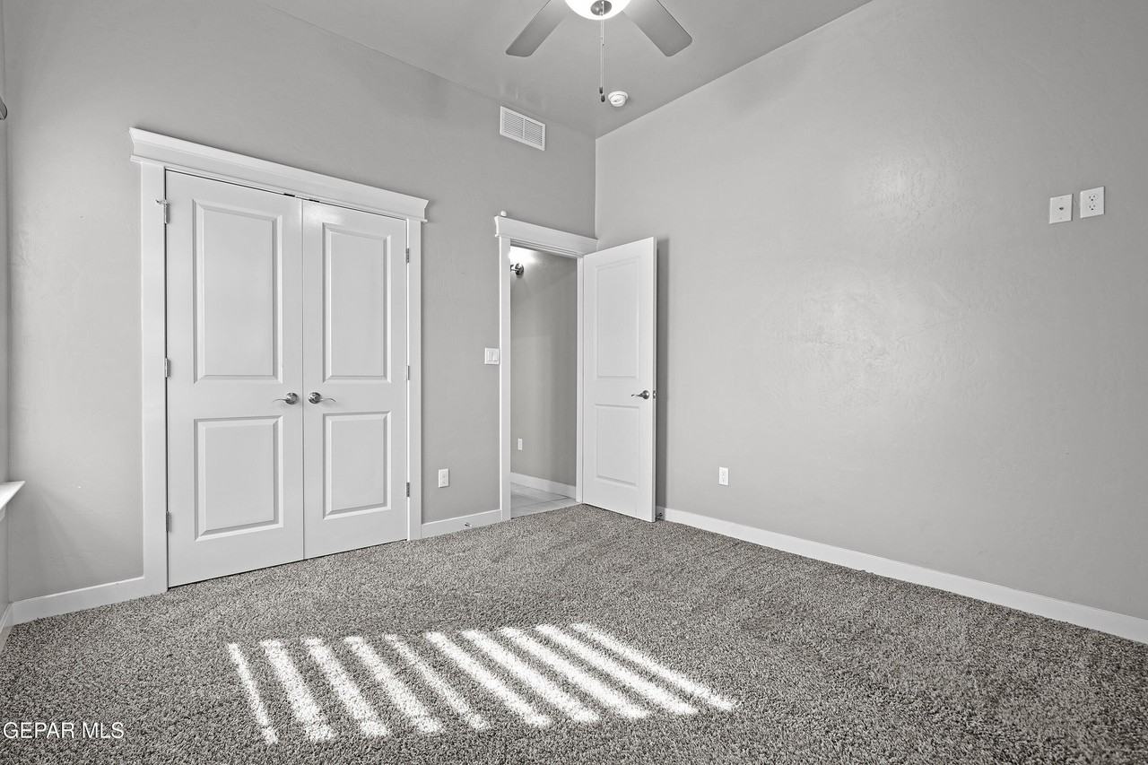 2801 Tierra Garden Dr - Photo 6 of 33