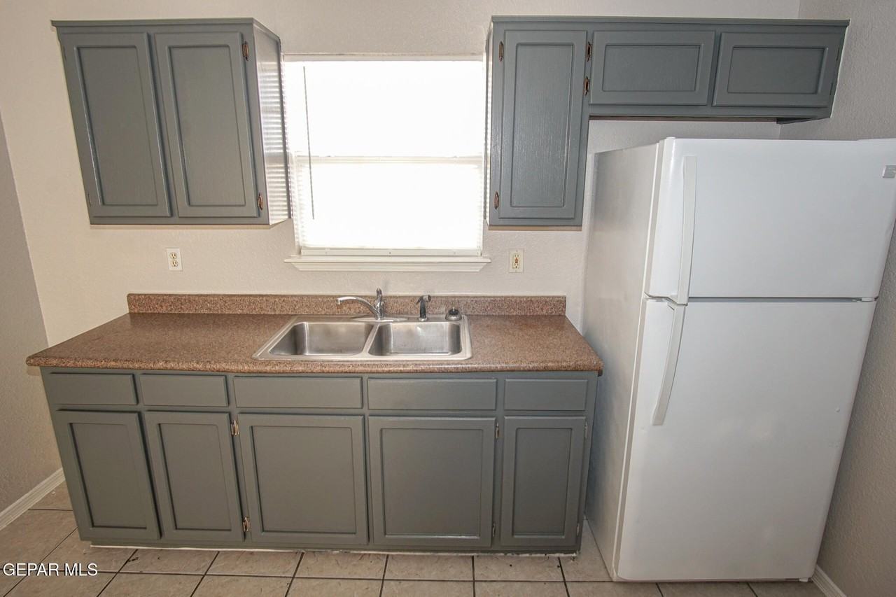 216 S Schutz Dr Apt 6 #6 - Photo 4 of 11