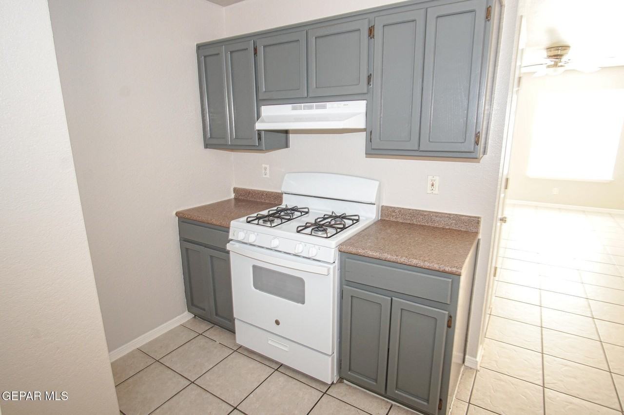 216 S Schutz Dr Apt 6 #6 - Photo 5 of 11