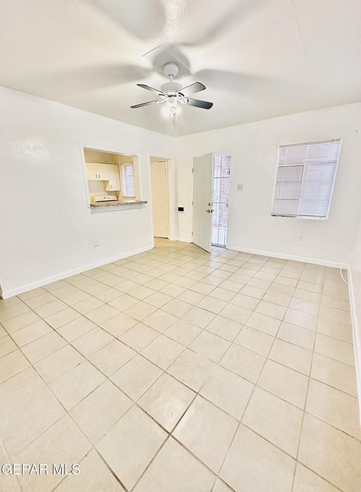 1707 N Stanton St Apt 2 #2 - Photo 2 of 7