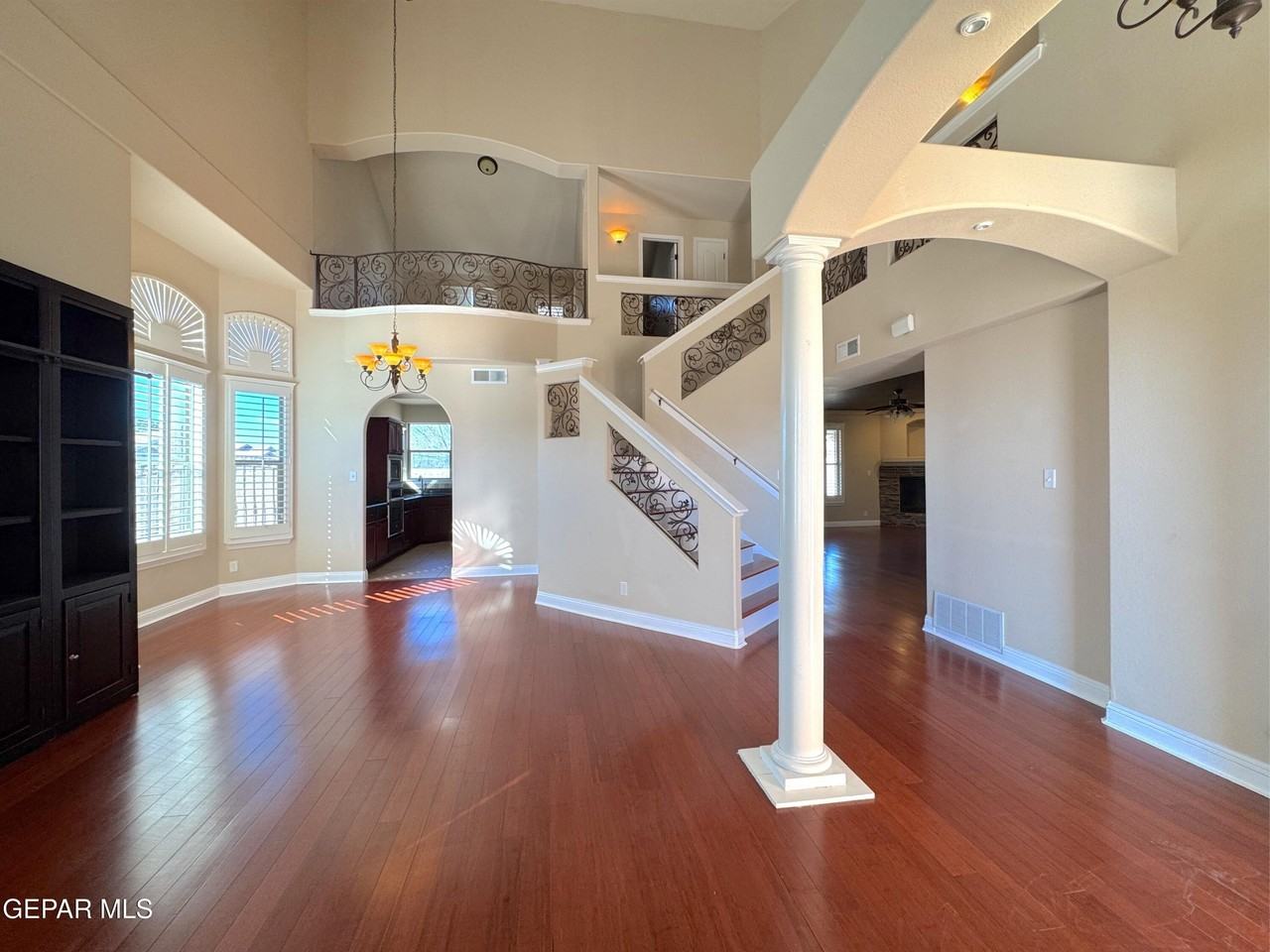 413 Claiborne St - Photo 4 of 38