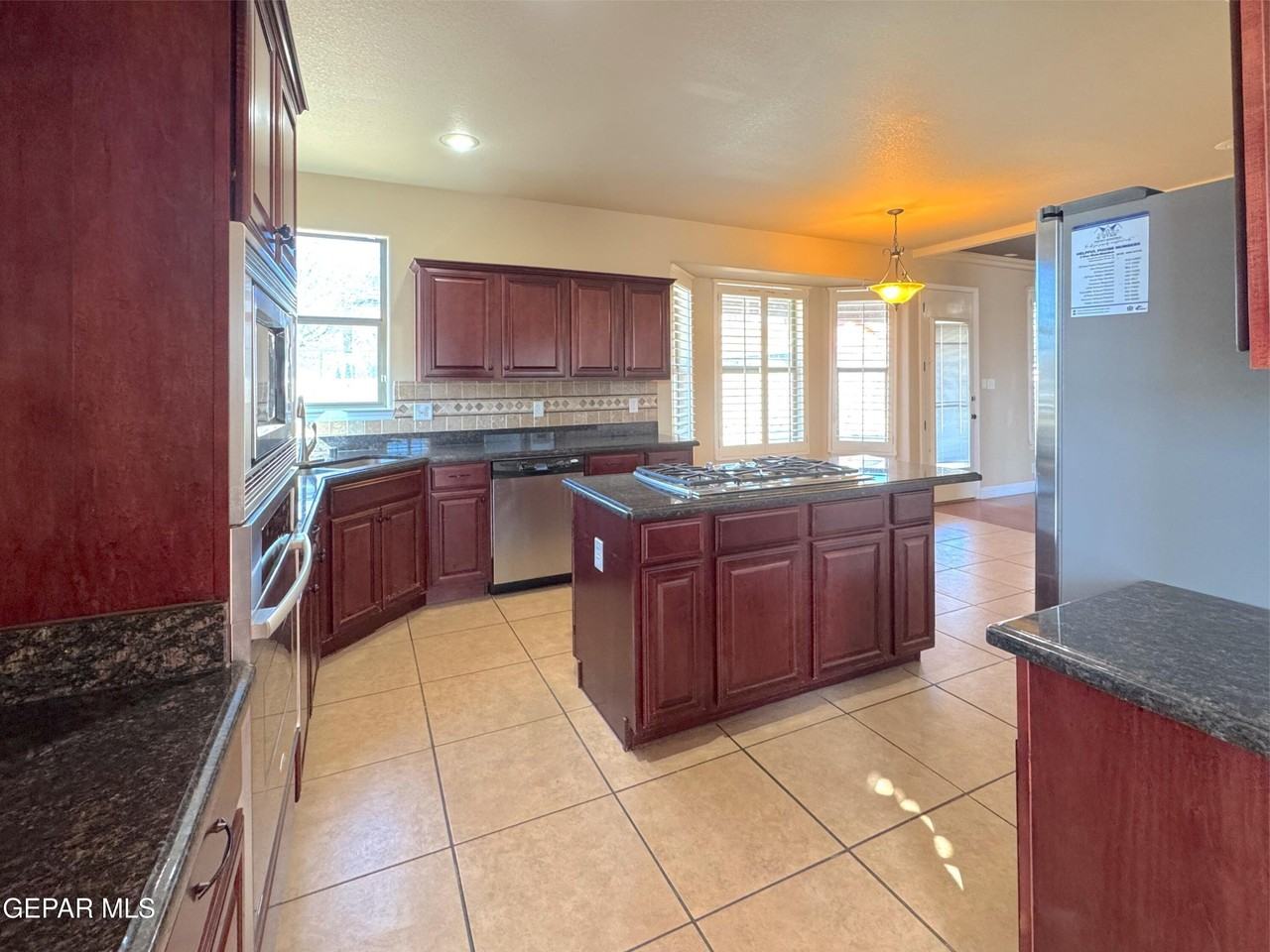 413 Claiborne St - Photo 7 of 38