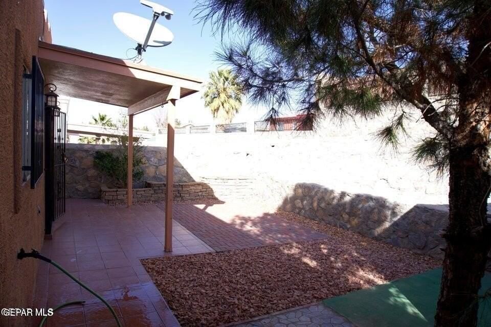 2150 King James Pl - Photo 5 of 21