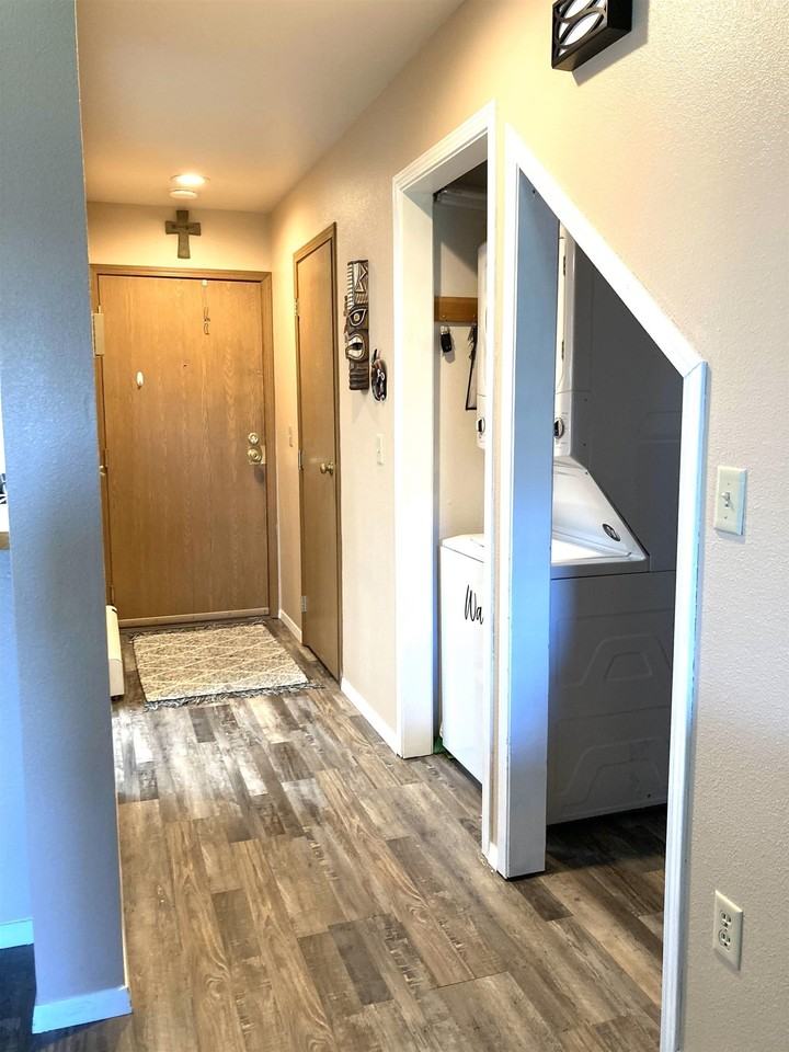 1313 28th Ave #4 - Photo 3 of 11