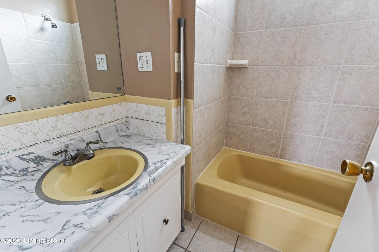 4925 Southside Dr #5 - Photo 7 of 12