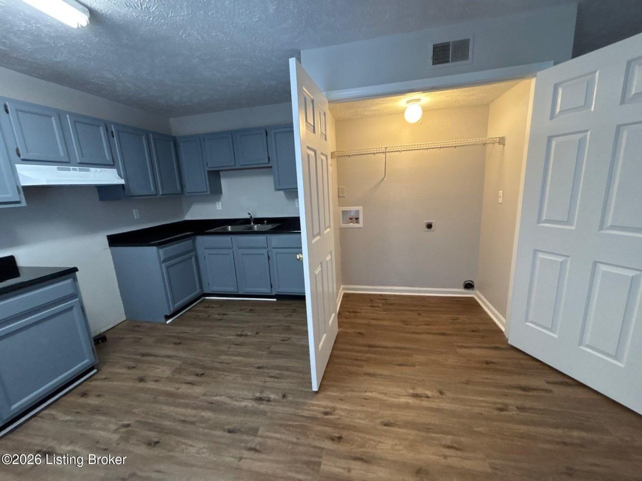 5140 Keegan Way - Photo 2 of 9