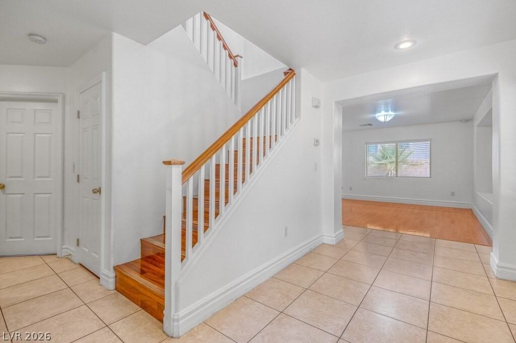 4784 Essen Ct - Photo 4 of 31