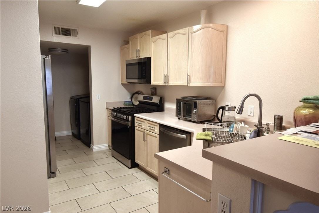 8064 Teresita Ave - Photo 5 of 15