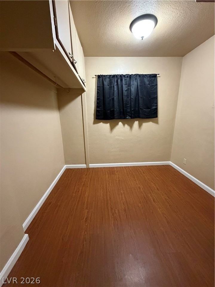 300 S 11th St #2 - Photo 6 of 10