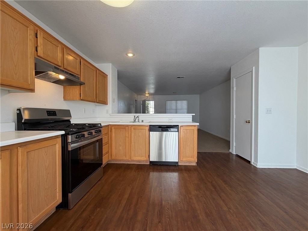 7901 Odysseus Ave - Photo 6 of 16