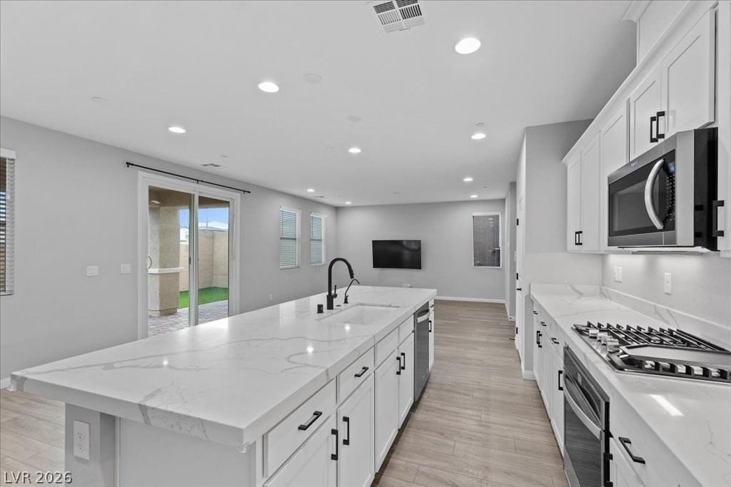 10423 Stroma Ave - Photo 7 of 49