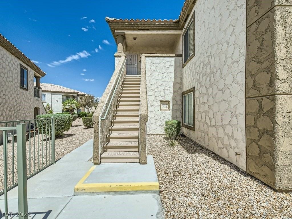 6905 Squaw Mountain Dr #204 - Photo 3 of 32