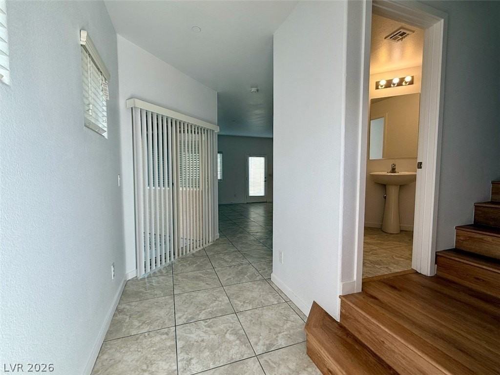 389 Wilford Springs St - Photo 7 of 50