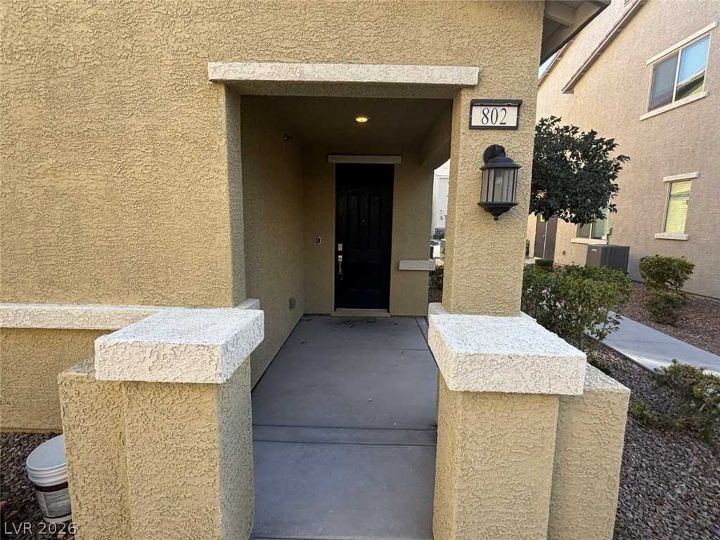 802 Spring Estates Ave - Photo 6 of 50