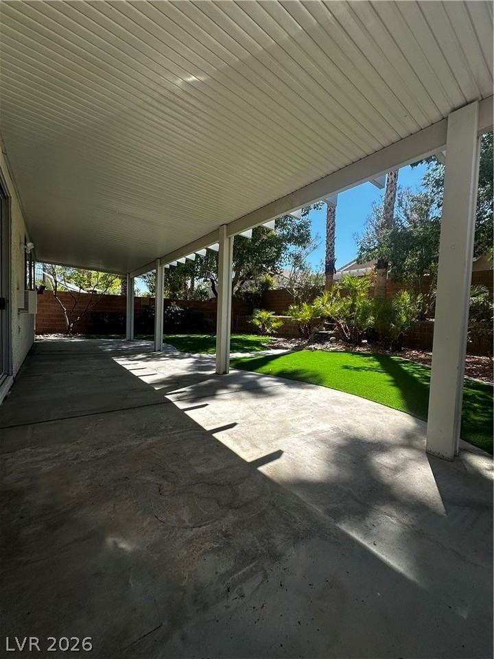 2569 Williamsburg St - Photo 5 of 26