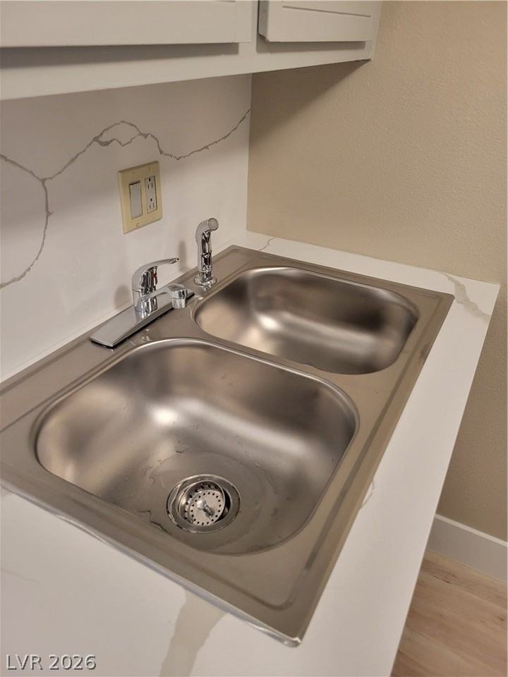 205 E Harmon Ave #212 - Photo 6 of 14