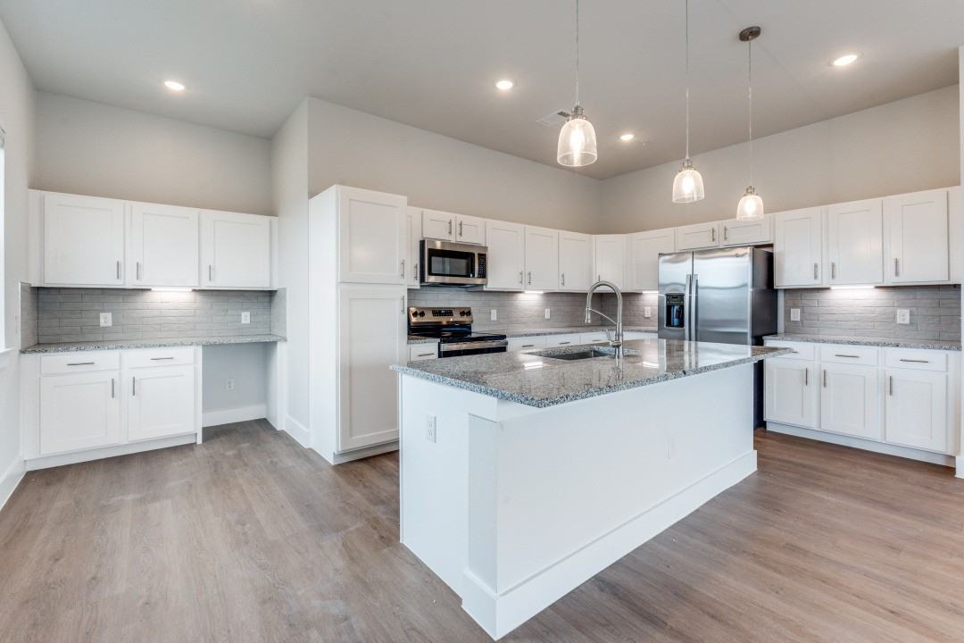 330 East Carson Street - Photo 5 of 50