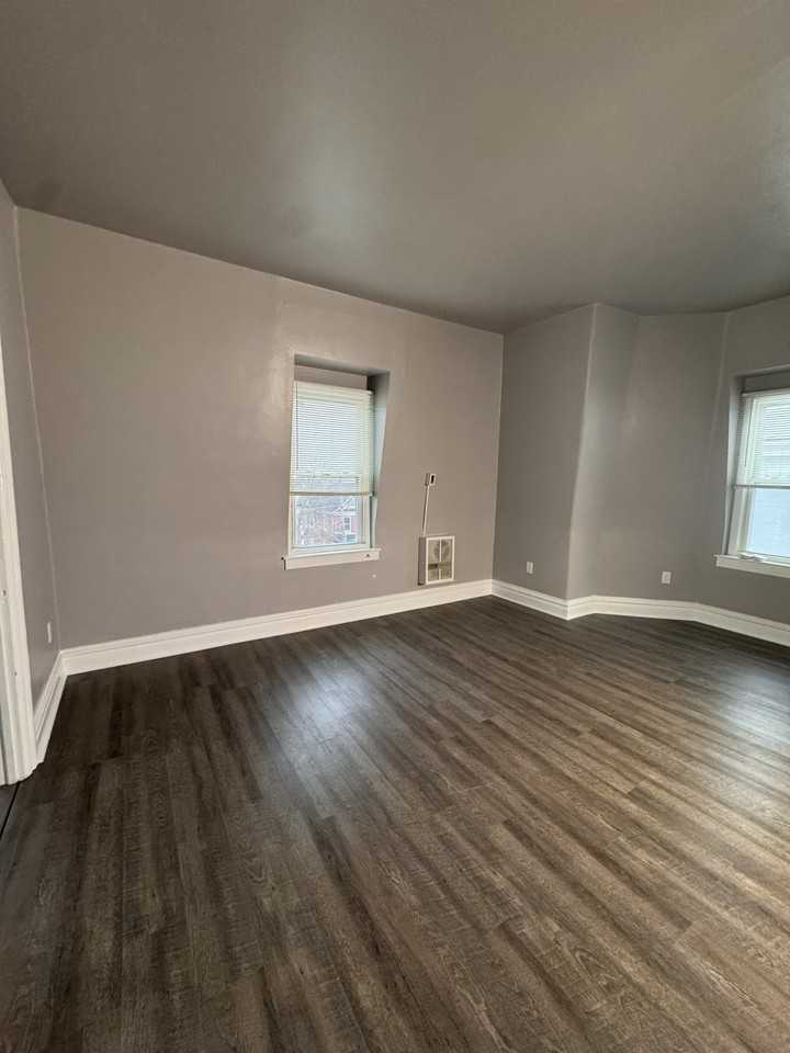 29 North Union Street - Photo 3 of 11