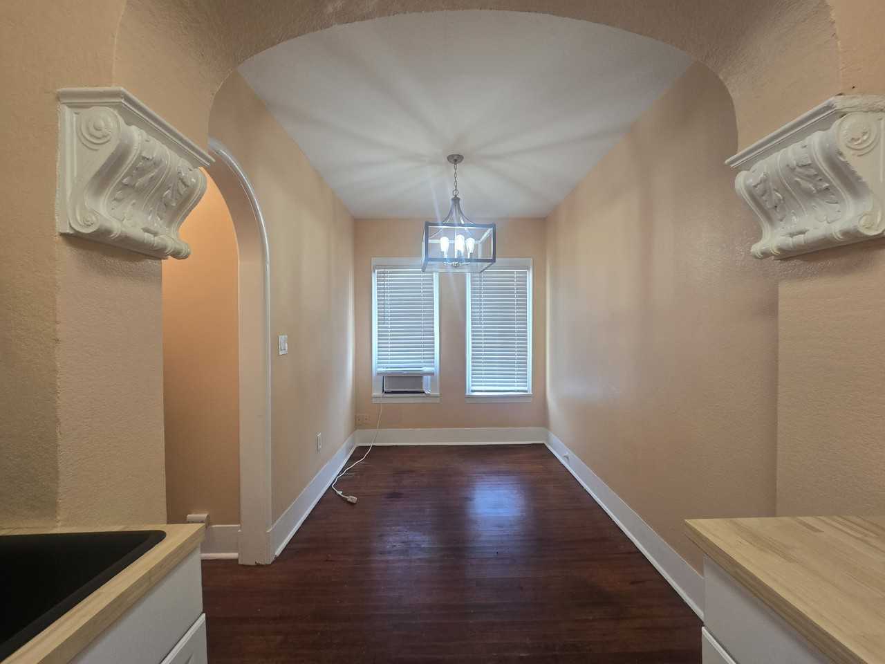 725 Broadway - Photo 2 of 11